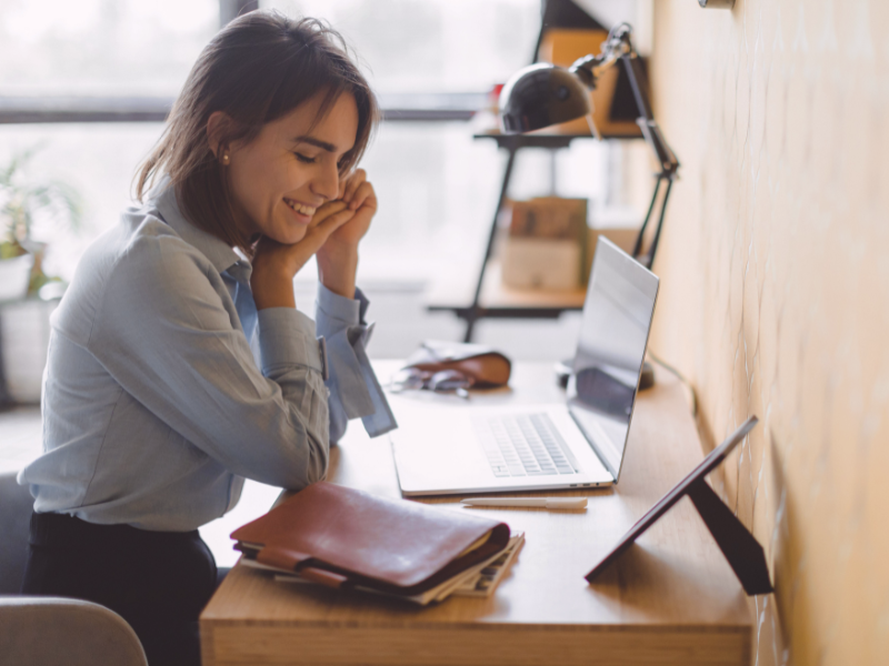 Comment sortir du lot en tant qu'assistante web